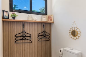 Villa familiar, baño privado, vistas a la piscina (Las Catalinas Villas) | Baño | Ducha y cabezal de ducha tipo lluvia