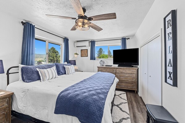 3 bedrooms, iron/ironing board, WiFi, bed sheets