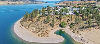 Seven Bays Family Beach Getaway, come enjoy Lake Roosevelt all year round!