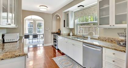 Pineapple Palace, 4 bedroom in historic Northwood