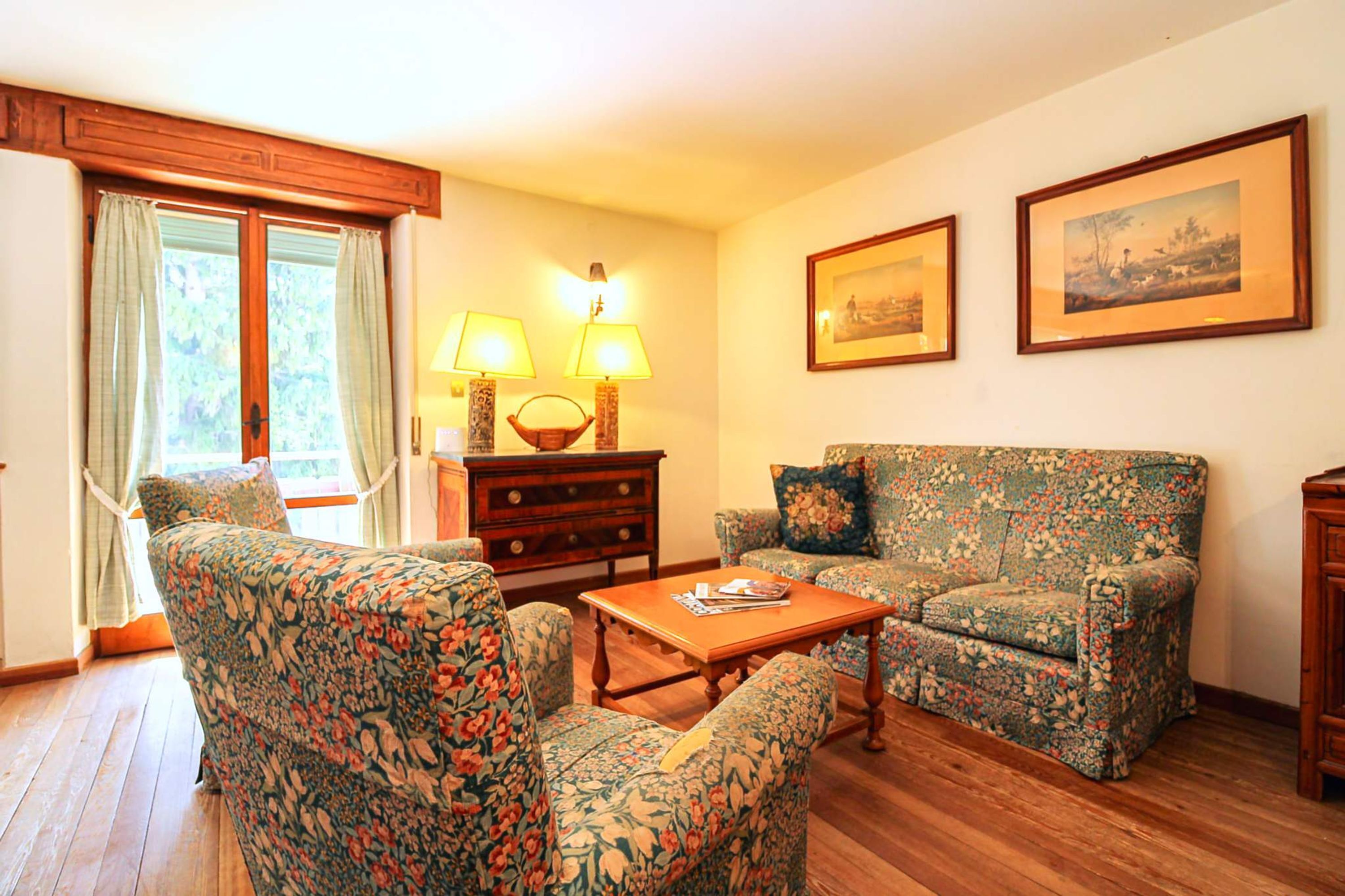 Apartemen | 3 kamar tidur dan internet