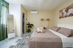 Apartment | 1 bedroom, desk, Internet
