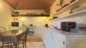 6 habitaciones y acceso a internet