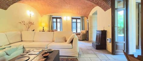 Villa | 6 bedrooms, Internet