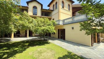 Villa | 6 bedrooms, Internet