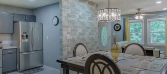 Stylish Athens Getaway Family & Pet Friendly 