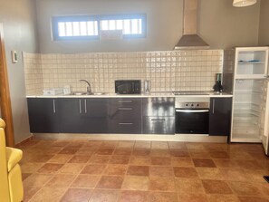 Mikrobølgeovn, ovn og kokeplater