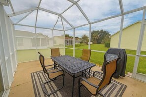Outdoor dining
