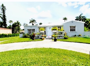 المنشأة من الخارج