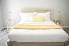 3 quartos, acesso à internet, roupa de cama