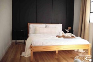 3 bedrooms, Internet, bed sheets - -Private Home on 50 acres - Cows & Pool Access- (Groveland)