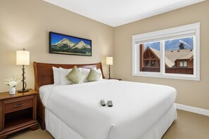 2 bedrooms, iron/ironing board, free WiFi, bed sheets - Spacious Rockies Escape near Banff Hot tub & Gym! (Canmore)