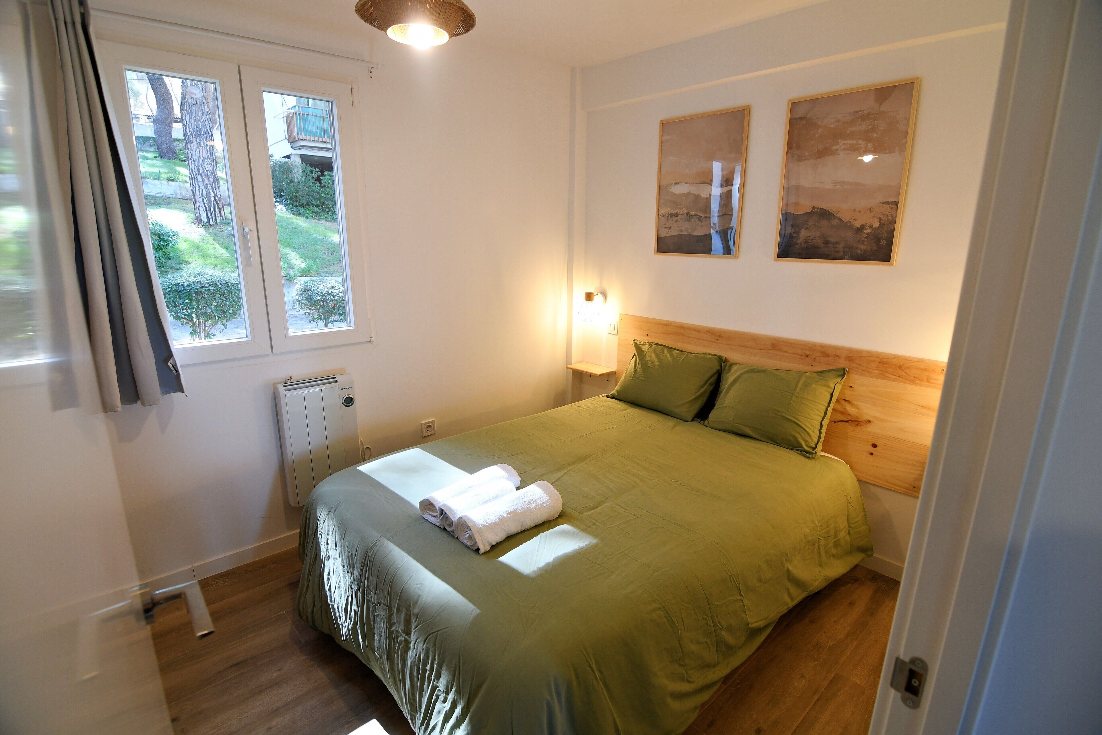 2 slaapkamers, een strijkplank/strijkijzer, wifi, beddengoed