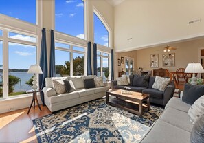 Smart TV, futbolito, tenis de mesa y oficina 