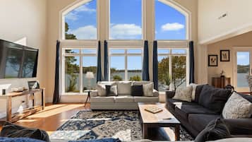 Smart TV, foosball, table tennis, offices