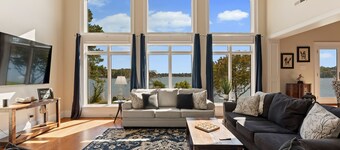 The Retreat at Morgan Bluff |Pool & Hot Tub| 8 bedrooms | Sleeps 20