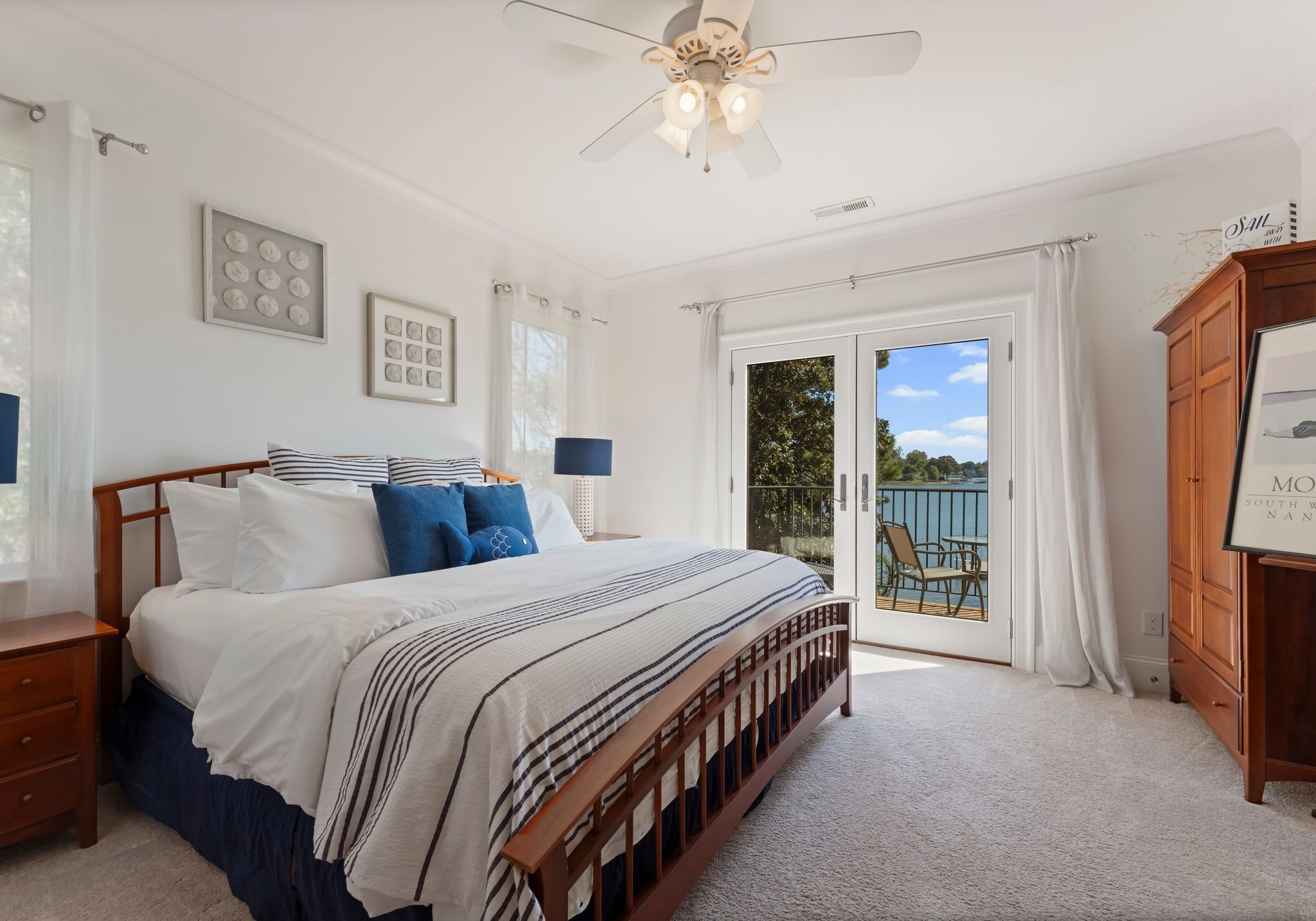 8 bedrooms, desk, iron/ironing board, free WiFi