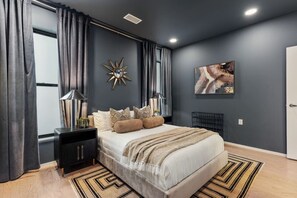 2 bedrooms, iron/ironing board, WiFi, bed sheets - Lovely River View - Walk to Downtown, has Garage and Balcony (Nashville)