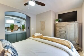 3 bedrooms, iron/ironing board, WiFi, bed sheets - Ultimate Getaway w/Pool and Hot Tub, Close to Surprise Stadium & Tennis Complex (Surprise)