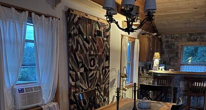 2-bedroom house that sleeps 6 in charming Elkins, WV