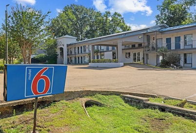 Motel 6 – Mccomb, Ms