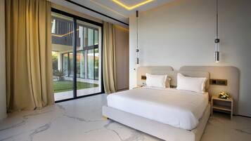 5 bedrooms, iron/ironing board, WiFi, bed sheets