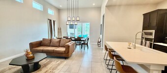Modern 4BR, 3 King Beds + Full Near Red Hawk
