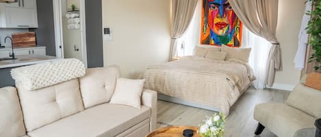 1 bedroom, iron/ironing board, WiFi (free), bed sheets