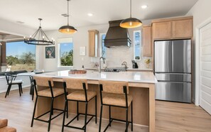Fridge, microwave, dishwasher, coffee/tea maker