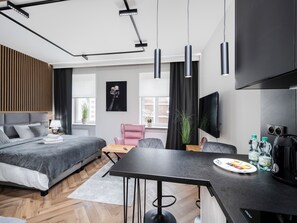 Bügeleisen/Bügelbrett, WLAN, Bettwäsche