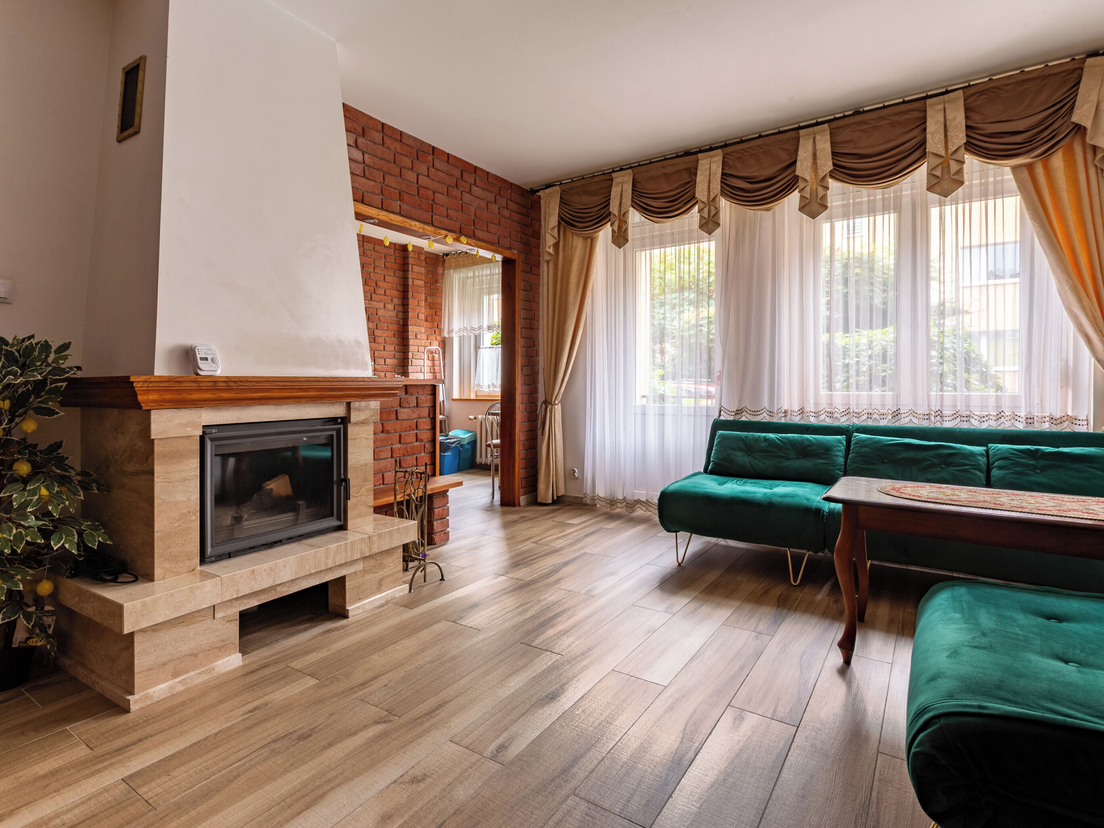 TV, fireplace, stereo