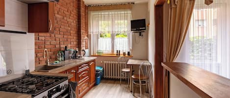 Køleskab, ovn, kogeplade, opvaskemaskine