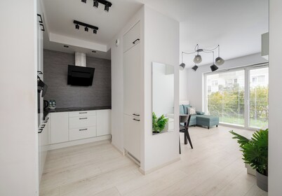 Marywilska Apartment with Garden