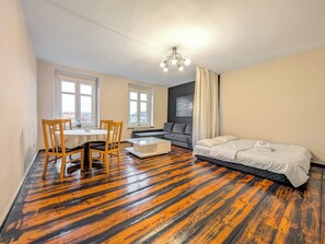 1 habitación, tabla de planchar con plancha, wifi y ropa de cama 