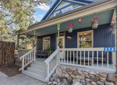 A serene retreat tucked into the heart of Crestone.