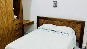 Comfort-Apartment, Balkon | Bügeleisen/Bügelbrett, kostenloses WLAN