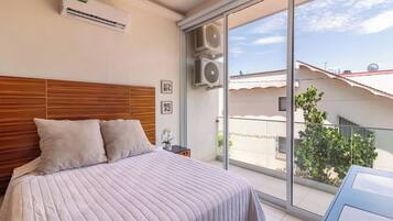 Comfort Apartment | Iron/ironing board, free WiFi