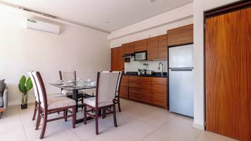 Deluxe Apartment | Private kitchen