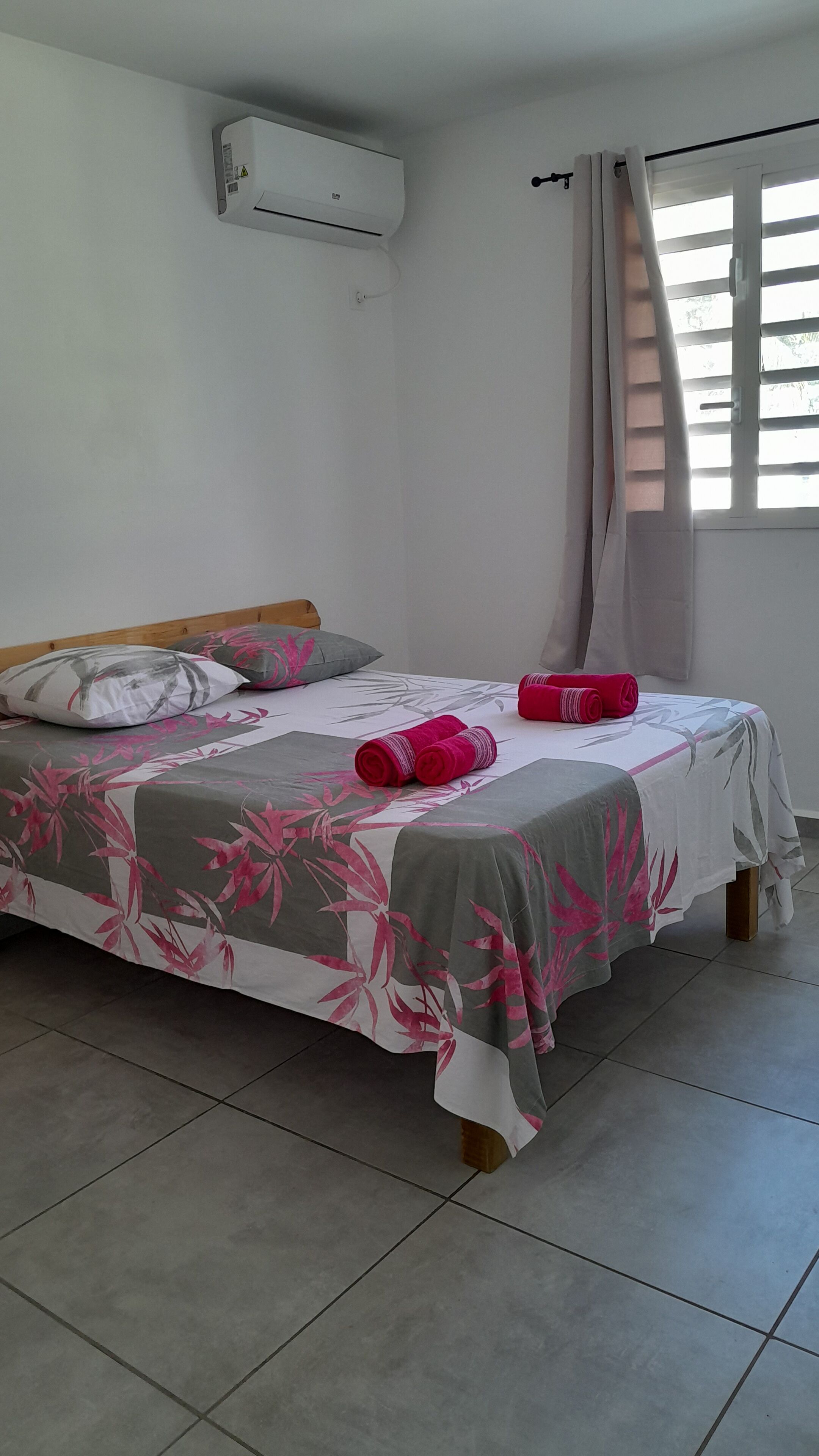 2 makuuhuonetta, silitysrauta/-lauta, Wi-Fi, vuodevaatteet