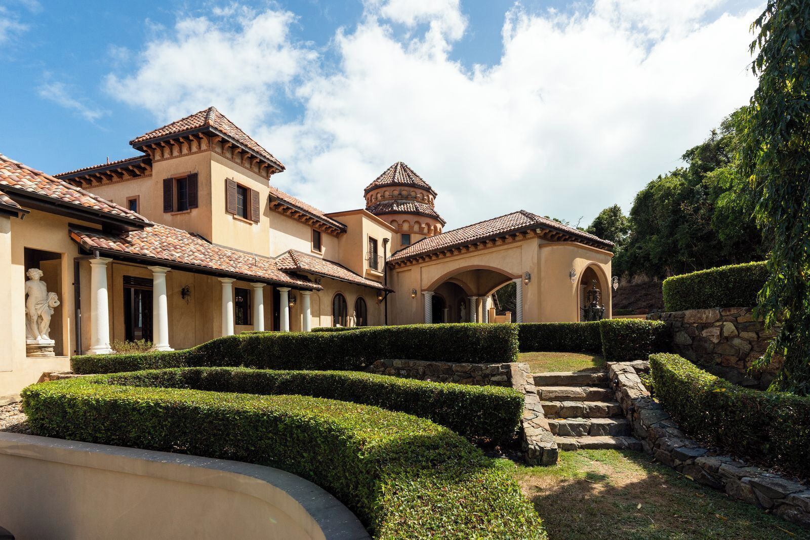 المنشأة من الخارج