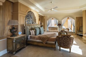 6 bedrooms, iron/ironing board, WiFi, bed sheets