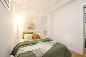 1 bedroom, iron/ironing board, WiFi, bed sheets
