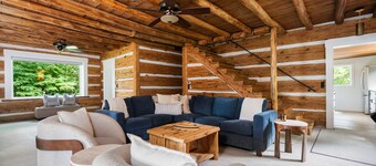 [Lakefront Cabin] w/ sandy private beach, docks, kayaks, sunsets