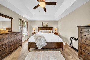 5 bedrooms, desk, iron/ironing board, free WiFi