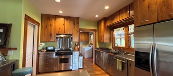 Cozy farmhouse in wine country