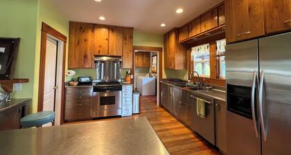 Cozy farmhouse in wine country