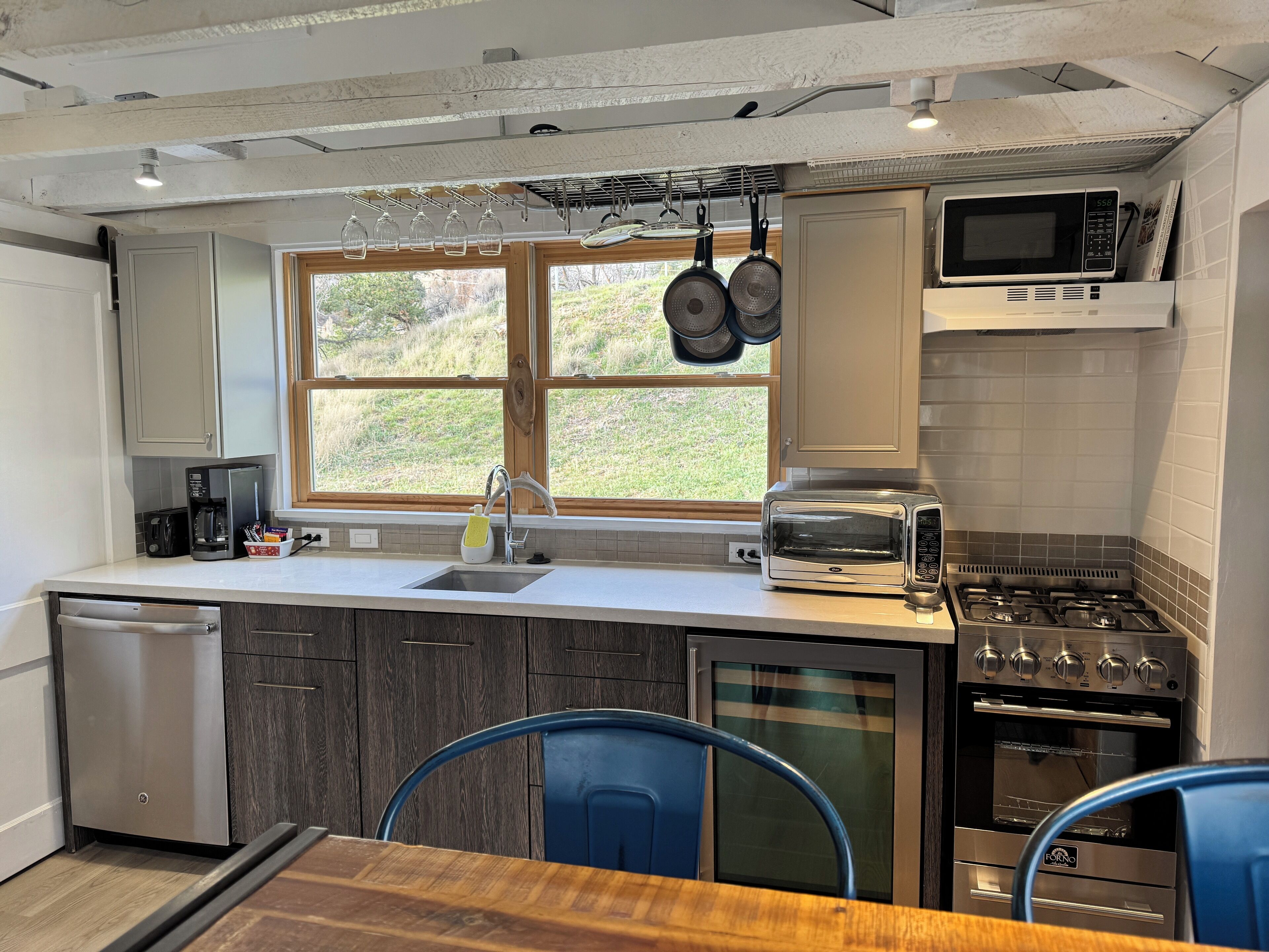 雪櫃、微波爐、焗爐、爐具