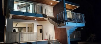 Apartment between sea and mountain