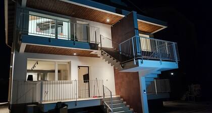 Apartment between sea and mountain