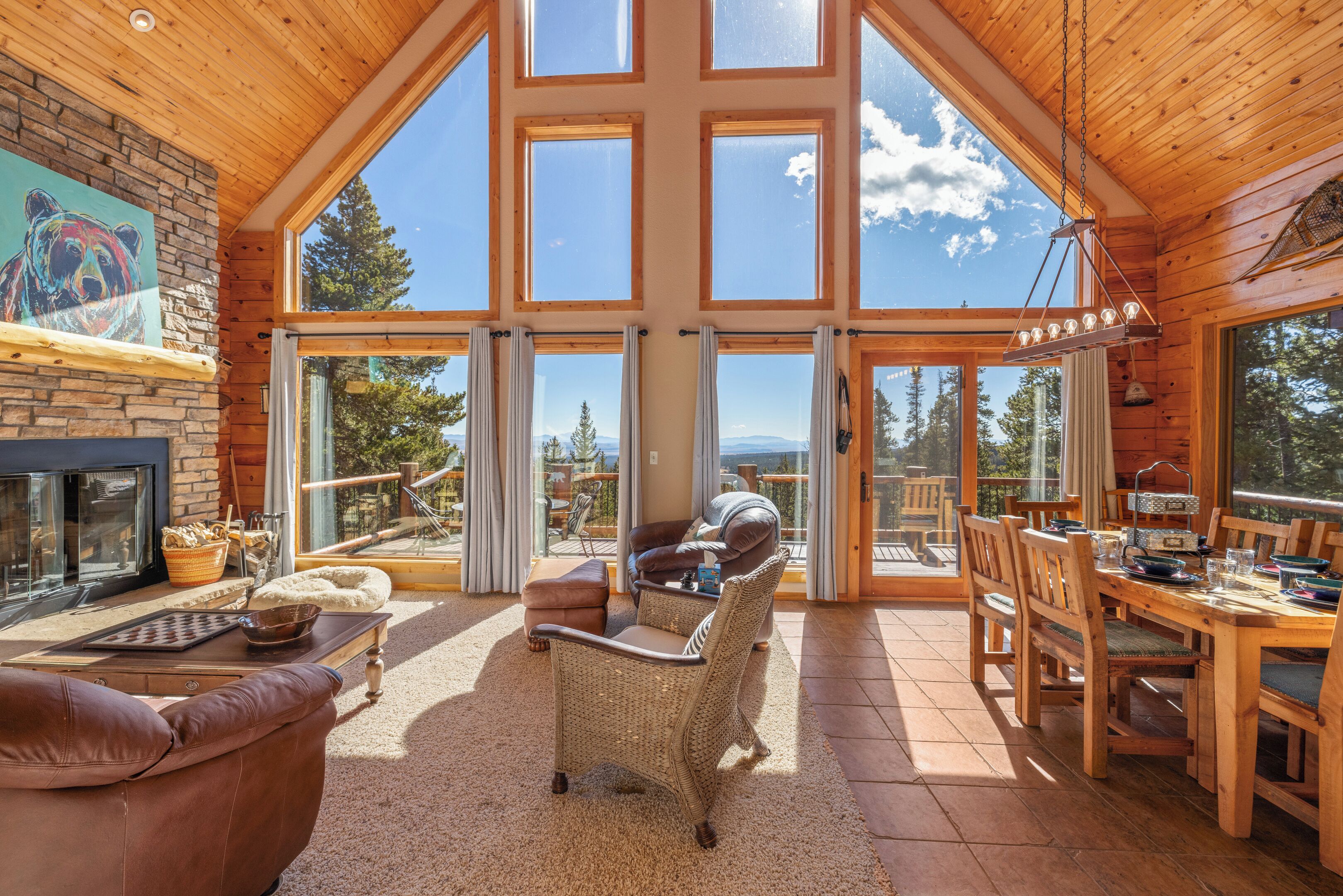 تلفزيون ذكي، مدفأة، ألعاب فيديو، كُتُب